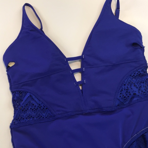 Bathing suit - Picture 12 of 16